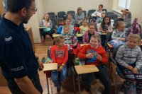Uczniowie ze Szkoły Podstawowej nr 1 w Krzepicach odwiedzili kłobucka komendę