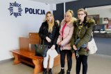młodzież odwiedziła policjantów w Kłobucku