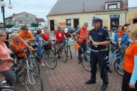 policja zabezpiecza rajd rowerowy