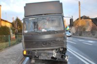 wypadek w Opatowie ciężarowy mercedes